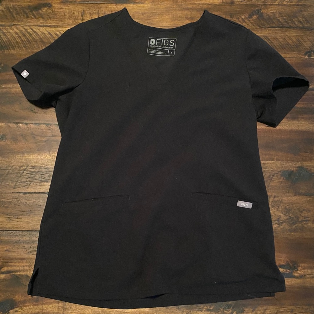 Black Fig Scrub Casma Top
